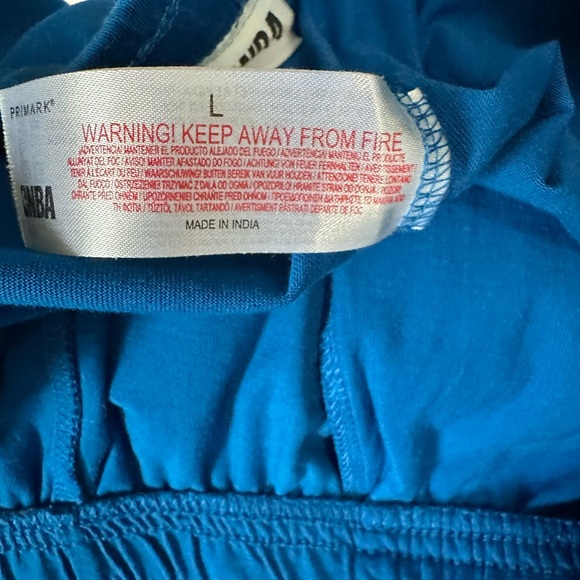 NBA Knicks Shorts - Picture 2 of 7